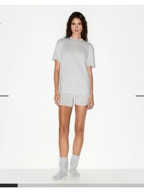 SKIMS Boyfriend T-Shirt Light Heather Gray Short Sleeve Crew Neck Stretchy Small